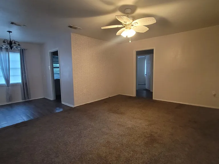 701 E Pinecrest Dr — Photo 4