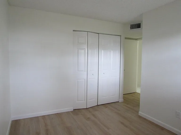 2110 SE Edler Dr — Photo 11