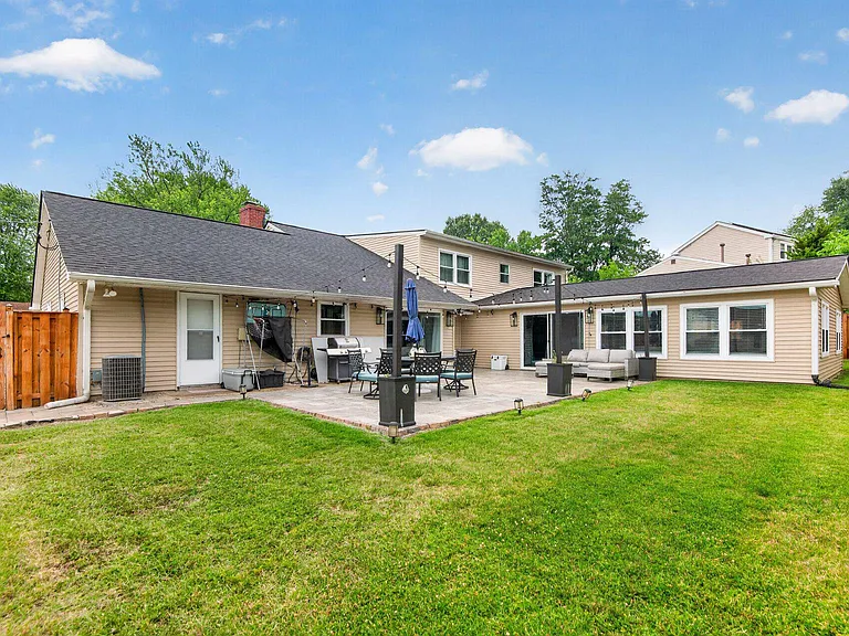 12420 Seabury Ln — Photo 48