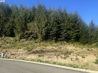 420 Providence Dr, Reedsport, OR 97467