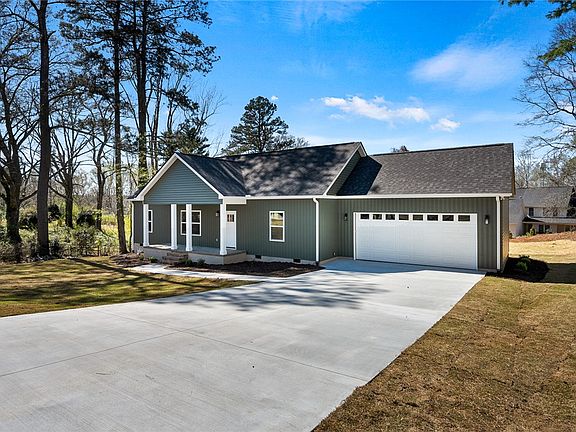 2nd image of 125 Cambridge Ln