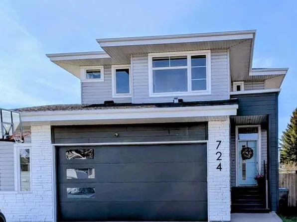 724 E Cypress Ln, Red Deer County, AB T4S 0N9
