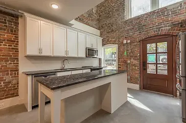 300 W Jackson Ave — Photo 4