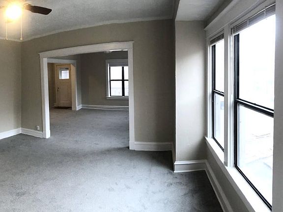 4th image of 2712 Holmes St APT 2