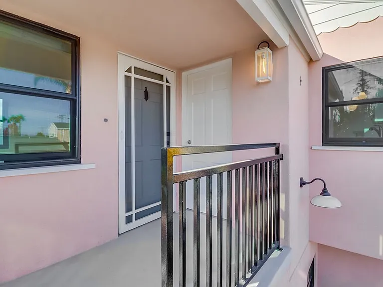 4706 Vista St — Photo 5