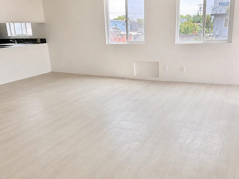 4182 S Western Ave #3 — Photo 2