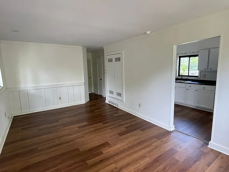 1500 E 25th Ave — Photo 3