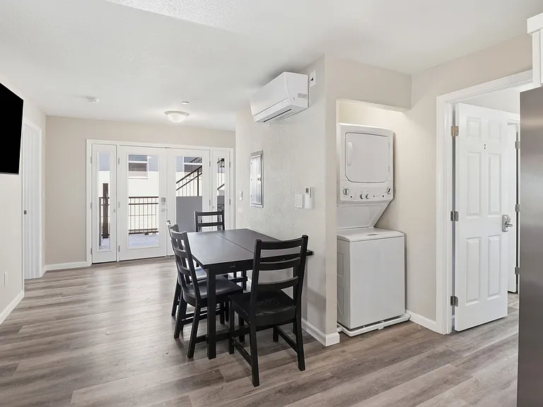 160 Harrison Ave #E1 — Photo 5