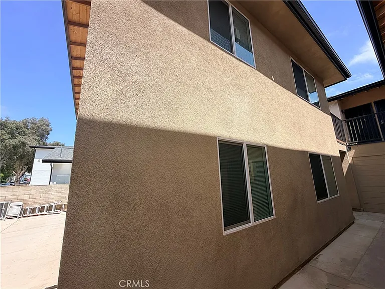 988 Valencia St #6 — Photo 3
