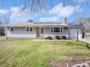 15 Cherry Blossom Ln, South Windsor, CT 06074