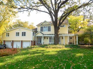 4N343 Pheasant Run Dr, St Charles, IL 60175