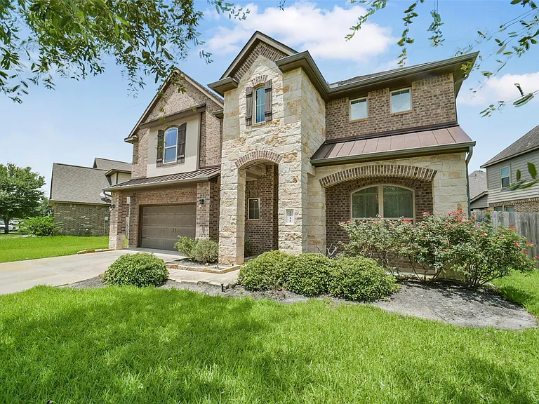3511 Brampton Island Dr — Photo 1