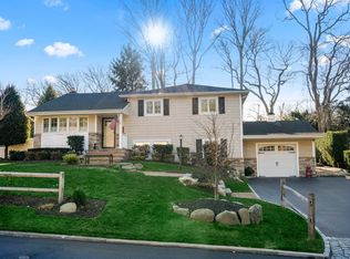 36 Gristmill Ln, Halesite, NY 11743