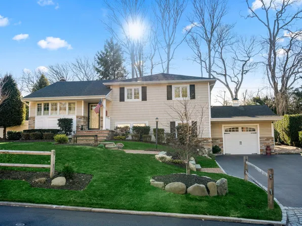 36 Grist Mill Lane, Huntington, NY 11743