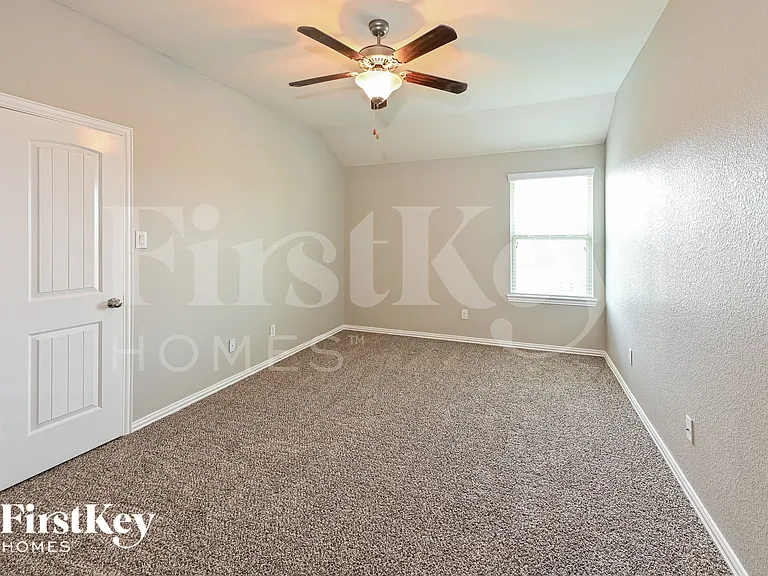 4306 Apple Ln — Photo 10