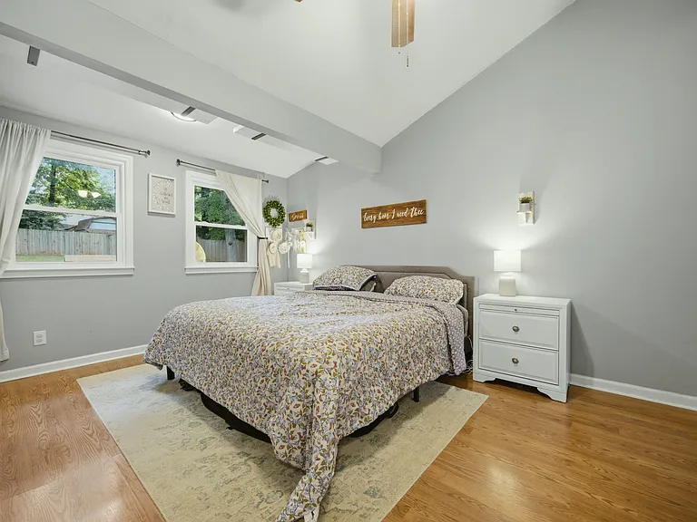 2596 Gordon Cir SE — Photo 17