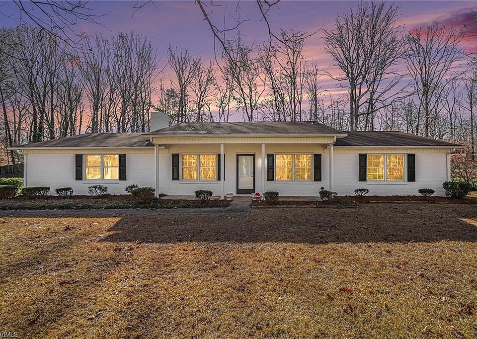 1st image of 438 Knightwood Ct