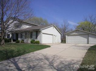 9372 S 35th St, Franklin, WI 53132