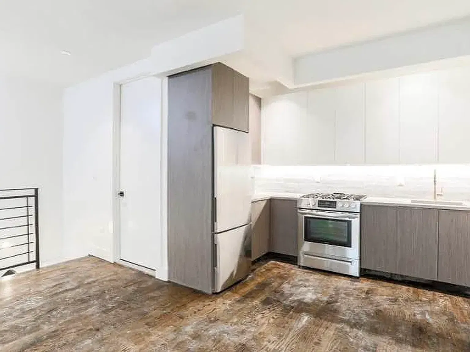 142 Erasmus St — Photo 3