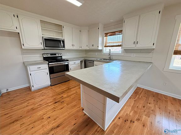 5th image of 17150 Felton Dr