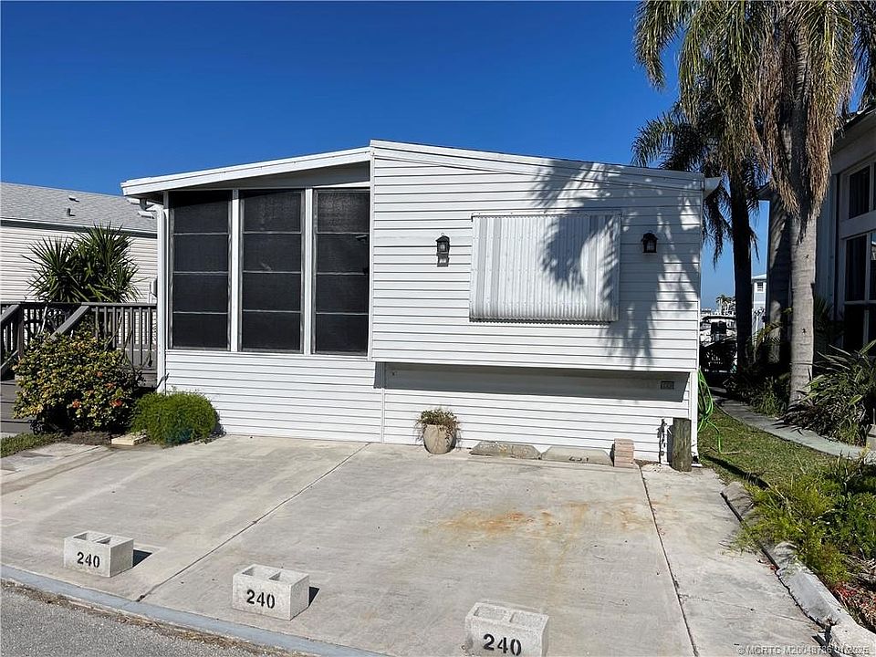 1st image of 240 Nettles Blvd