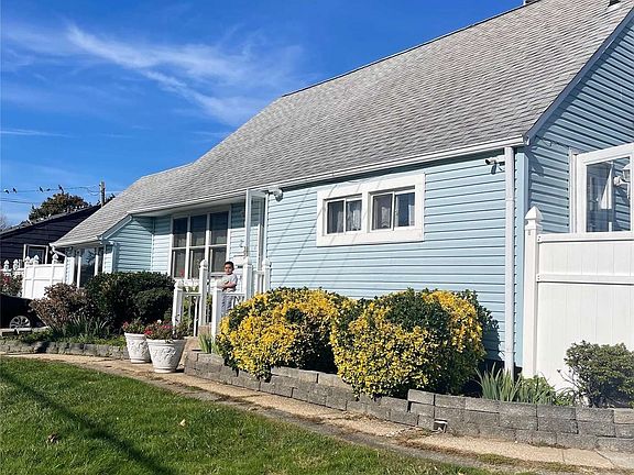 2nd image of 21 White St