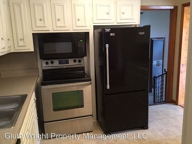 1st image of 710 Minerva Dr