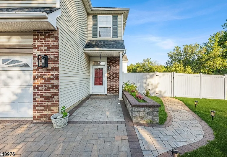 41 Tall Oaks Ct — Photo 3