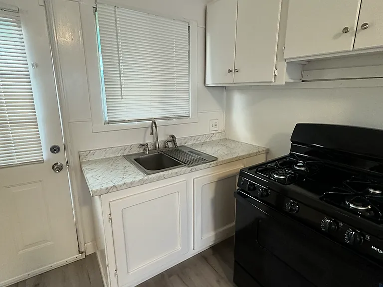 W 134th Pl — Photo 9