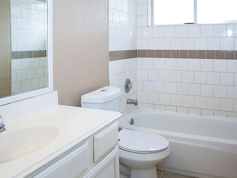 6223 Newbury Dr — Photo 23