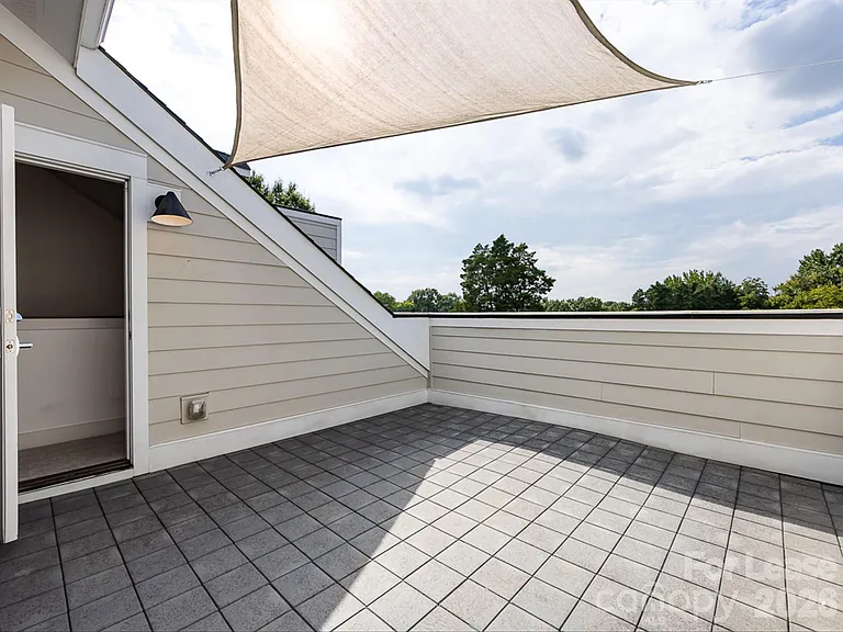 1207 E 36th St #3 — Photo 41