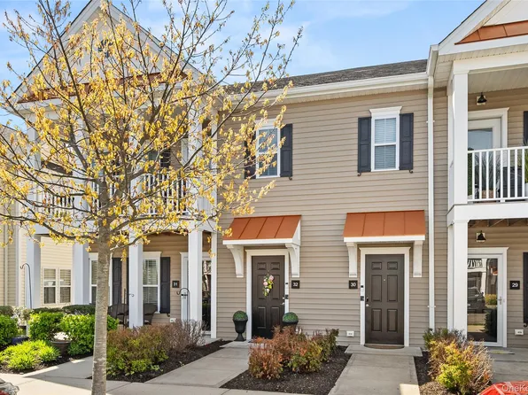 32 Michael Lane, East Islip, NY 11730