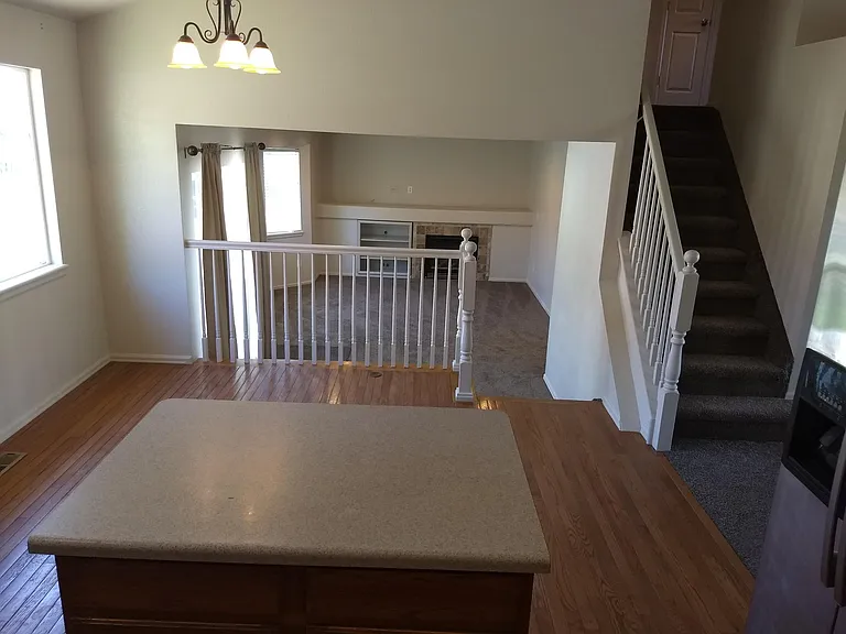 9568 Clayton Ct — Photo 8