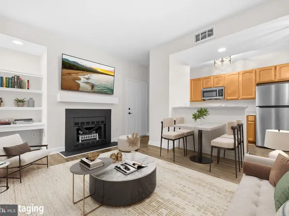 3901 Penderview Dr APT 1502, Fairfax, VA 22033