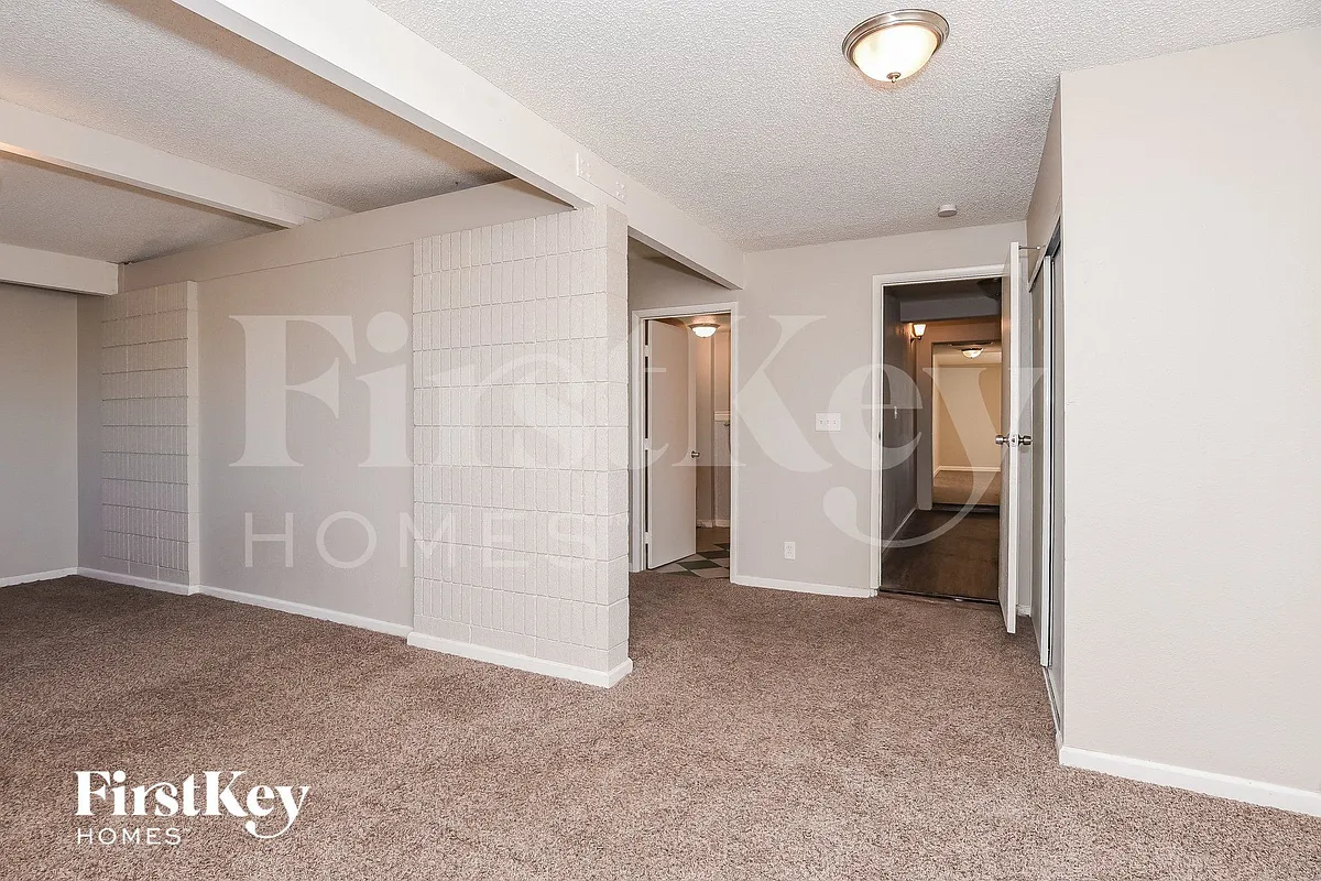 Building Photo - 2085 Palora Ave
