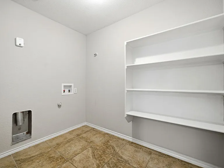 712 Preston Dr — Photo 28
