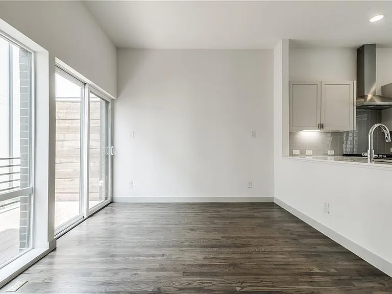 2290 N Fitzhugh Ave #20 — Photo 22