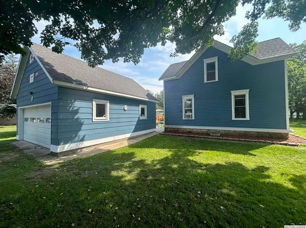 303 E 2nd St, Saint Ansgar, IA 50472