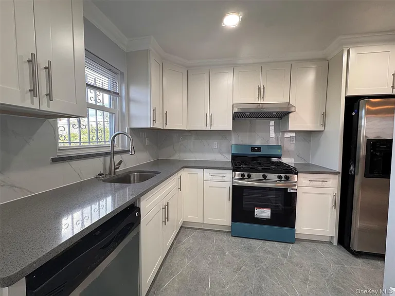 14749 28th Ave — Photo 3