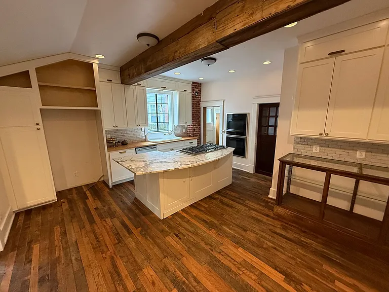 1414 S Carson Ave — Photo 6