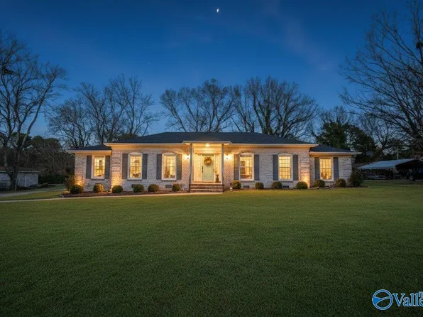106 Collier Dr, Albertville, AL 35951