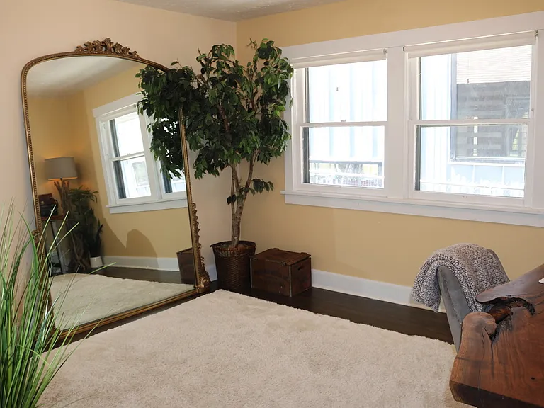 1010 E Elm Ave — Photo 13