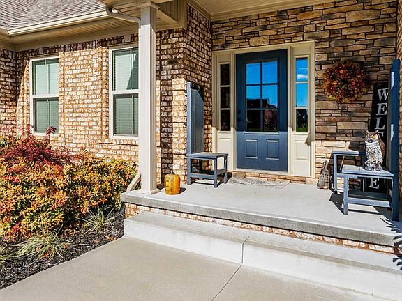 3rd image of 522 Breezewood Cir