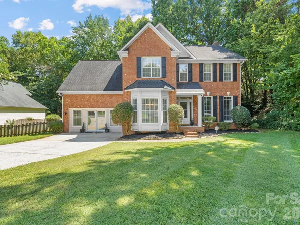 2040 Swaim Dr, Matthews, NC 28105