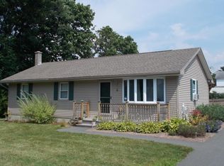 9 Lanark Rd, Pittsfield, MA 01201