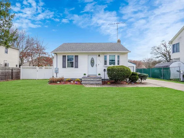 1571 A Street, West Babylon, NY 11704
