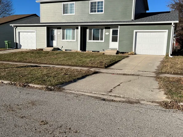 656 Lunar Ln #656, Waterloo, IA 50701