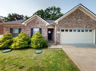 249 Edgefield Ct, Pleasant View, TN 37146