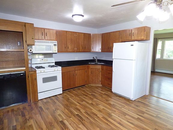 5th image of 912 Corby St