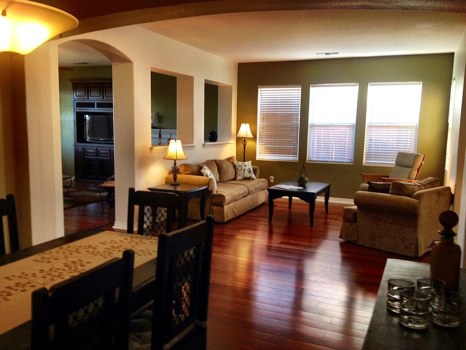 1st image of 735 Leeward Ave